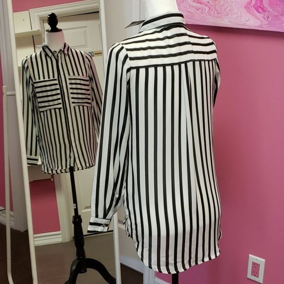 NWT 🖤 Revamped B&W Striped Shirt Blouse Top - Picture 7 of 12